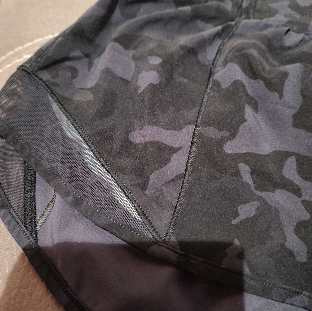 Lululemon Hotty Hot Black Camo Short - Picture 3 of 10